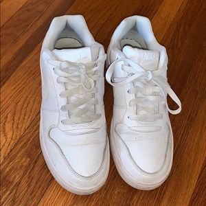 low rise tennis shoes